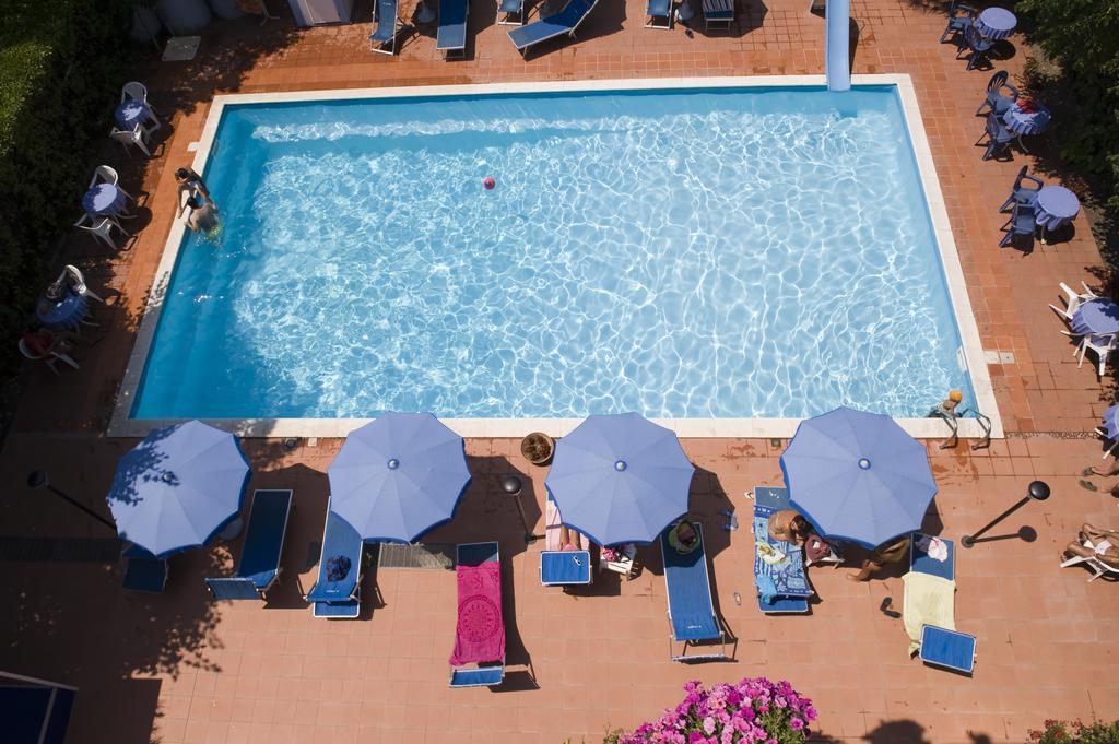 Hotel Leuco' Martinsicuro Eksteriør bilde